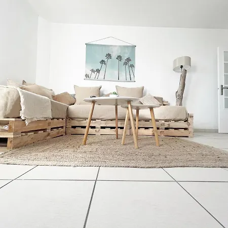 Beachfront Oura - 100m Beach, Seaview, Garage, 300m Strip * Albufeira