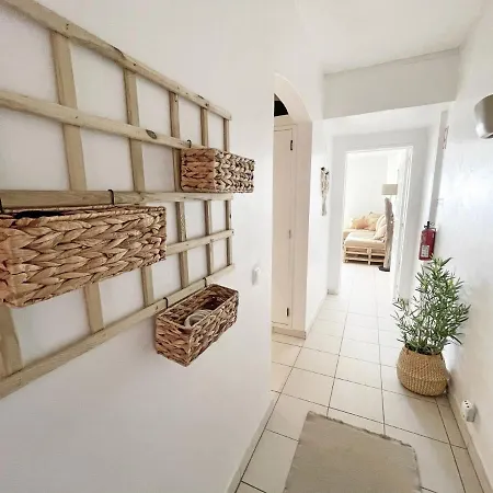 Appartement Beachfront Oura - 100m Beach, Seaview, Garage, 300m Strip *